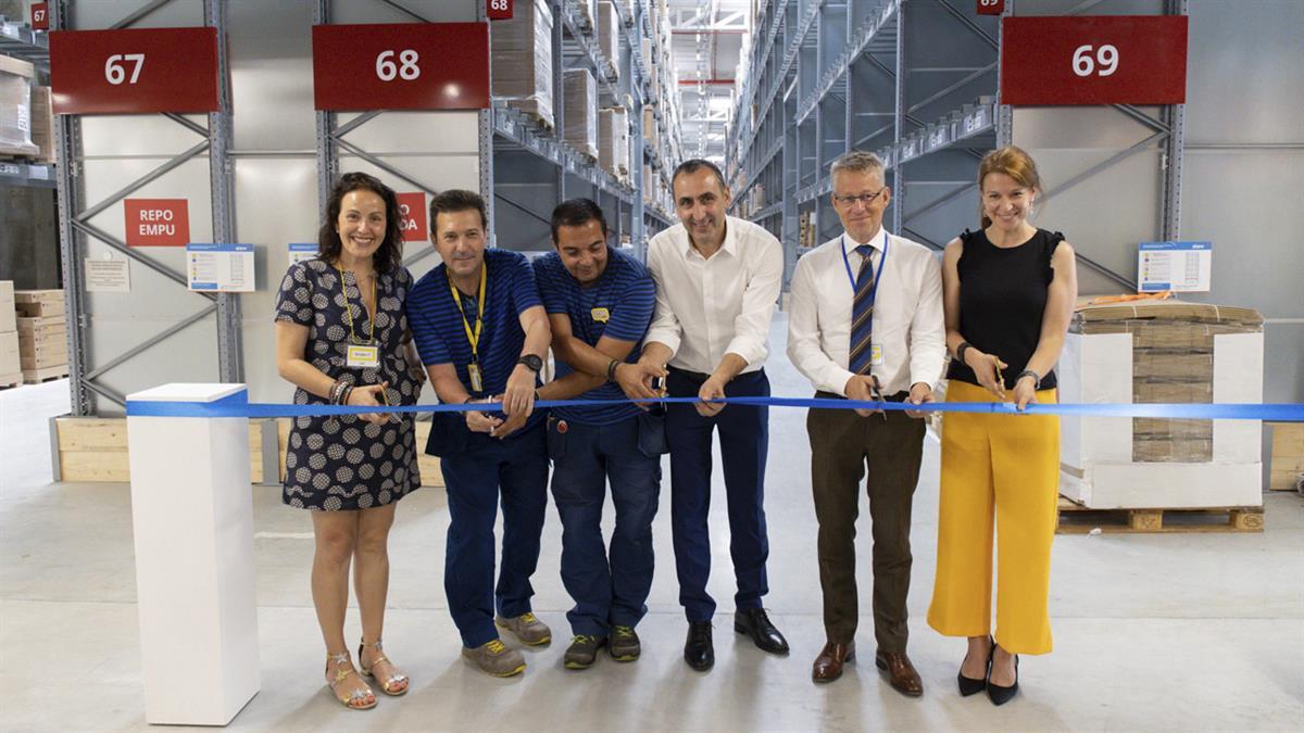 La alcaldesa, Lucía Fernández, ha estado presente durante el acto