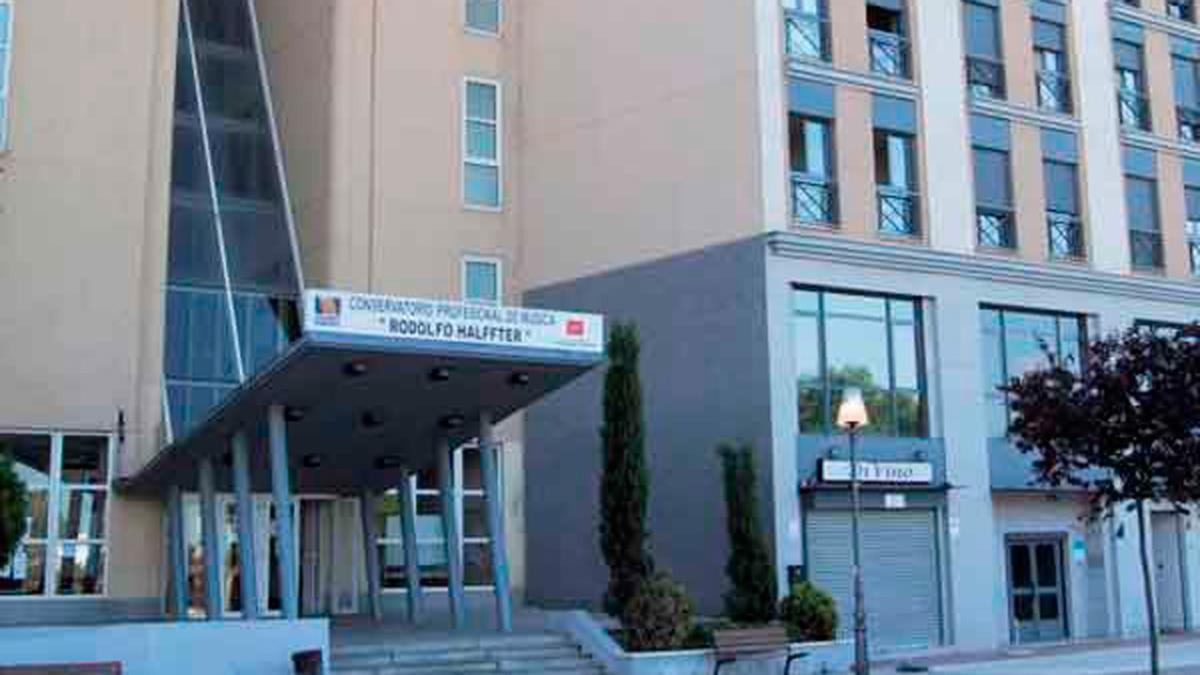 Indican que el Ejecutivo regional "apenas aportará 850.000 euros, muy lejos de los 1,8 millones de 2019"