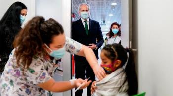 
Sanidad ha enviado ya 40.000 SMS a familias de niños de 5 a 11 años con la fecha de la segunda dosis