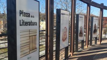 El Ayuntamiento ha inaugurado la Plaza de la Literatura en el Parque Cataluña