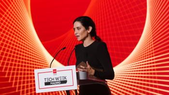 La presidenta de la Comunidad presenta esta semana europea como un hito para la región