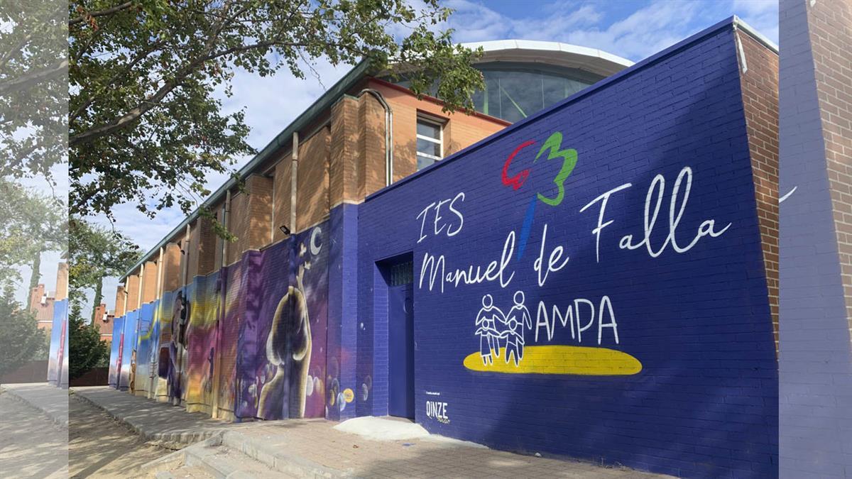 La obra ha sido organizada por la comunidad educativa y realizada mediante un concurso 