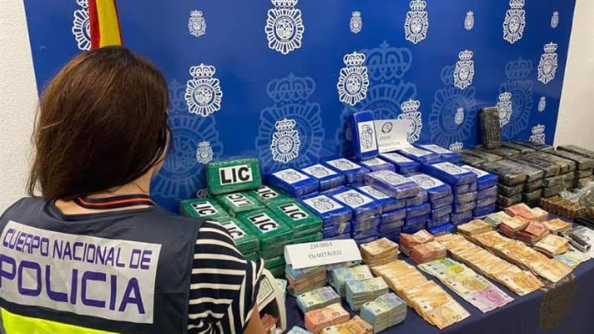 En la desarticulación se han incautado más de 377 kilogramos de hachís y 93 kilogramos de marihuana
