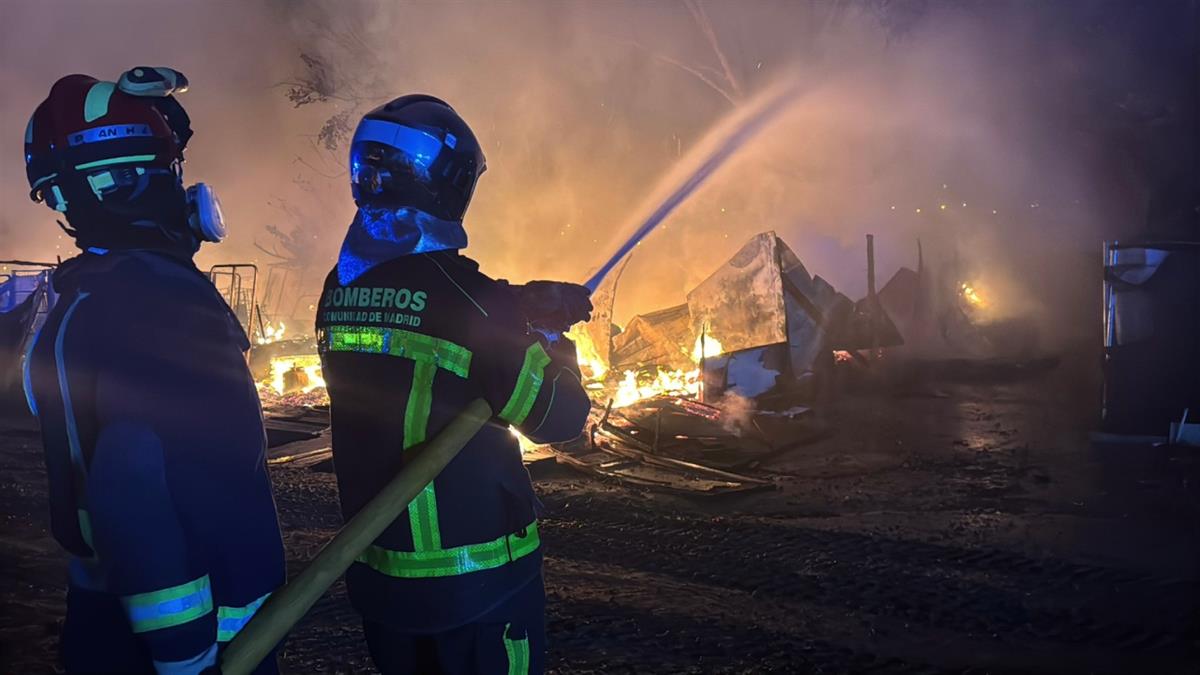 Intervienen en el suceso seis dotaciones del Cuerpo de Bomberos