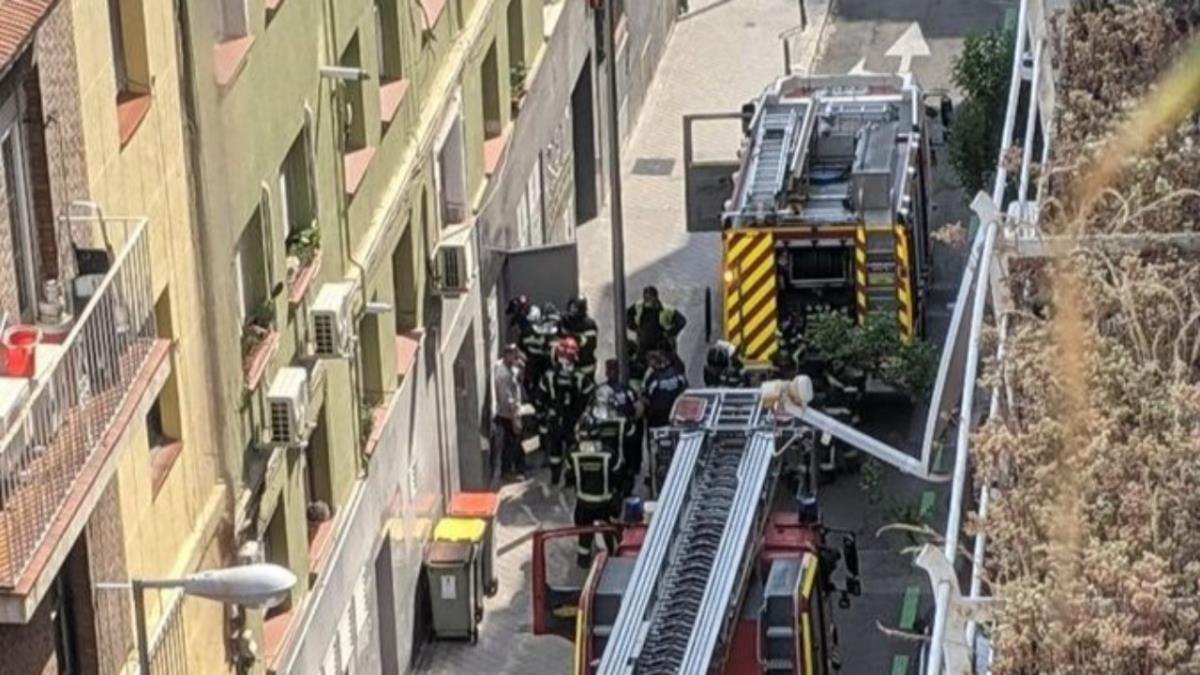 El fuego fue sofocado por los propios trabajadores del local y no hubo que lamentar heridos. 