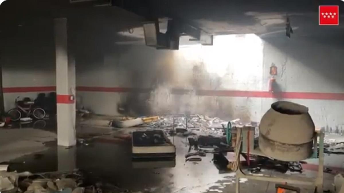 A pesar de que los bomberos desalojaron el edificio, ninguno de los vecinos requirió de asistencia médica