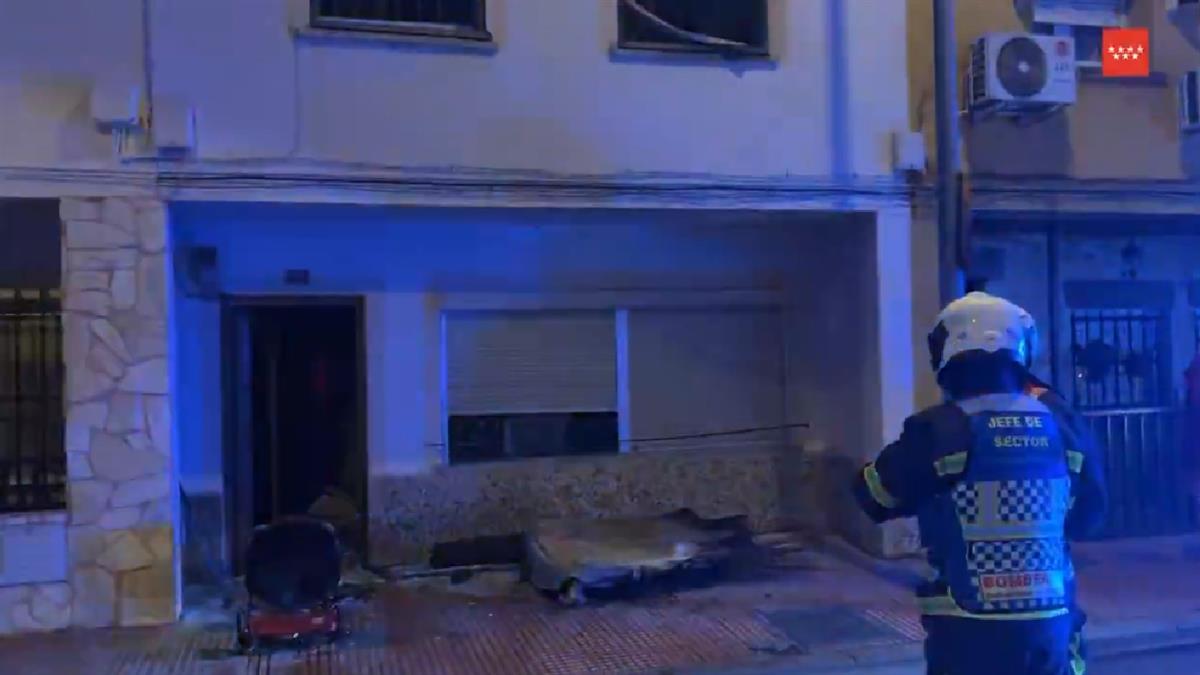Según ha informado el 112 de la Comunidad de Madrid, a la llegada de los bomberos el fuego se encontraba muy desarrollado