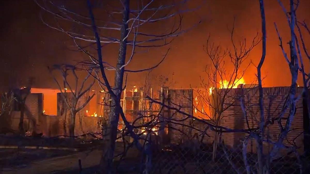 Un hombre ha perdido la vida en este incendio que ya está perimetrado y evoluciona favorablemente