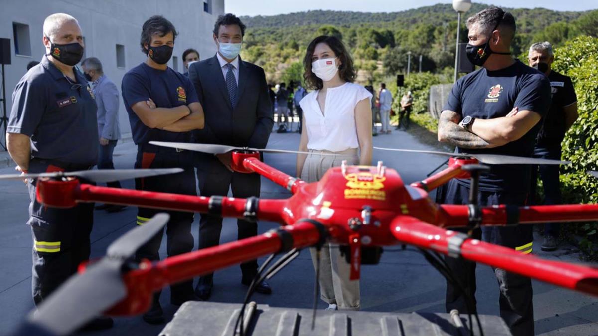 Las elevadas temperaturas, las humedades muy bajas y la masa de combustible vegetal cada vez más seco provocan una gran peligrosidad
