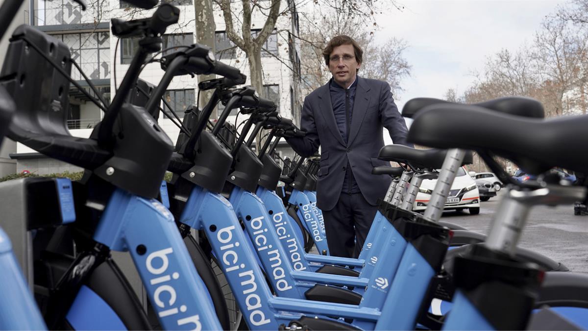 El alcalde ha asegurado que se devolverá el importe a los usuarios que han pagado desde que empezó su gratuidad 