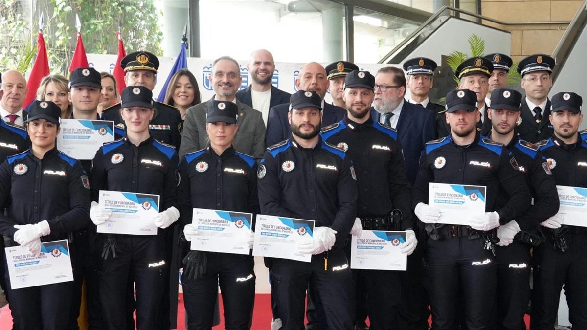 El acto institucional de toma de posesión de los nuevos agentes ha tenido lugar en el Teatro del Bosque