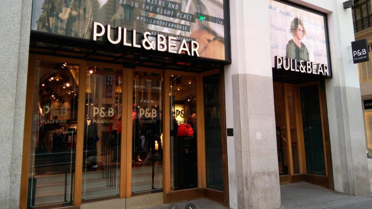 La empresa de Amancio Ortega sigue reorganizando su red de tiendas tras la reestructuración anunciada 