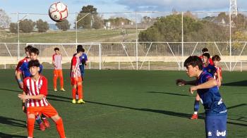 El partido estuvo muy igualado desde el primer minuto, pero el equipo mostoleño terminó perdiendo por un resultado de 4-5