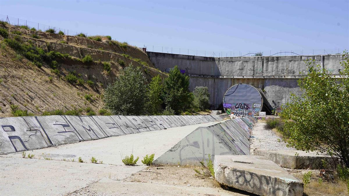 El documento emitido por la Guardia Civil también señala a Ildefonso de Miguel, ex director del Canal de Isabel II