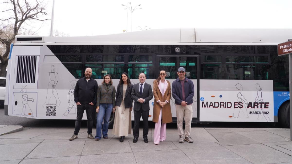 Cinco creadores plasmarán sus obras en autobuses de la EMT