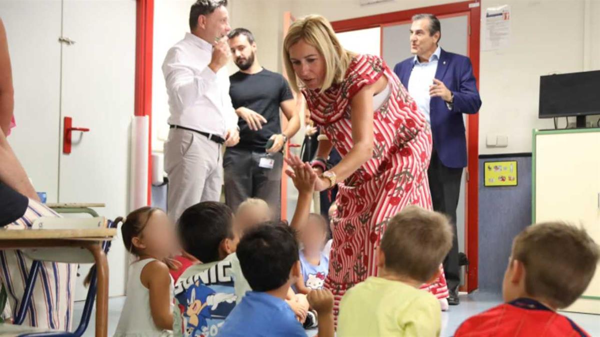La regidora repasó las actuaciones realizadas en el CEIP Valdepalitos