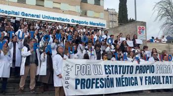Los sindicatos aseguran que "o se reconoce nuestra especificidad, o el sistema se quedará sin médicos"