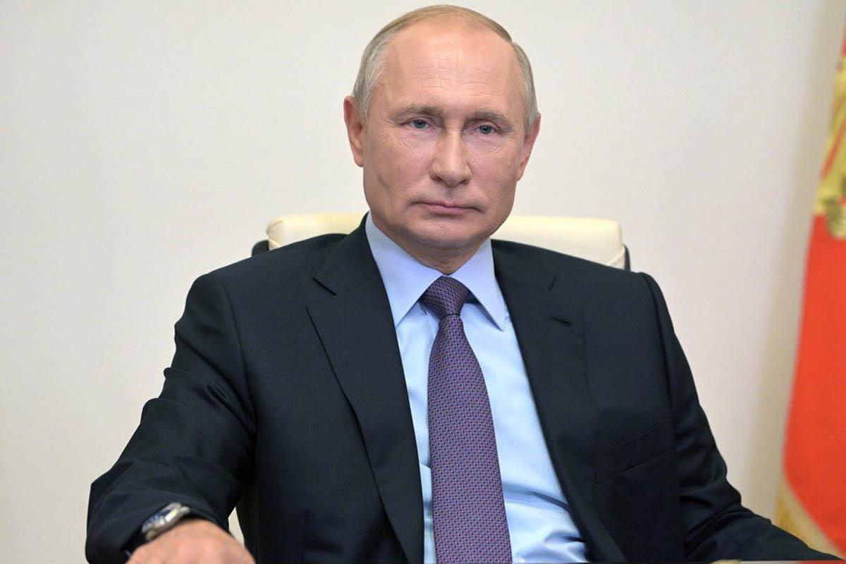 La hija de Putin ya ha sido vacunada en Rusia, siendo el primer país en recibir "un certificado de registro en su pleno formato"