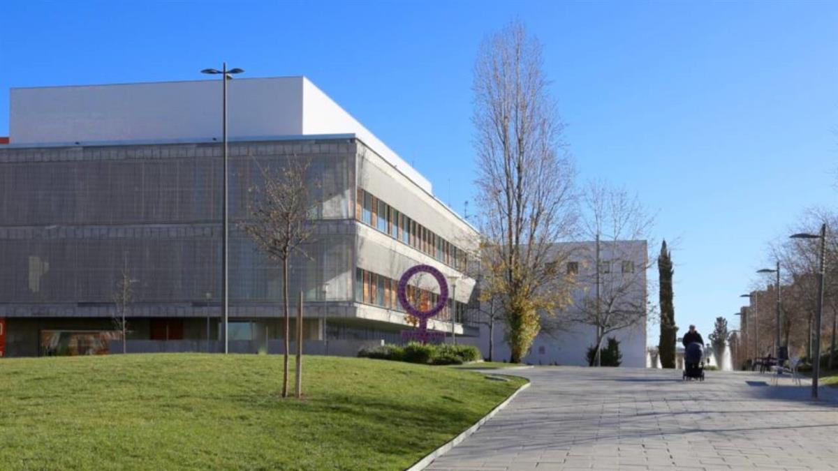 Las sesiones se celebran en la Biblioteca Luisa Carnés