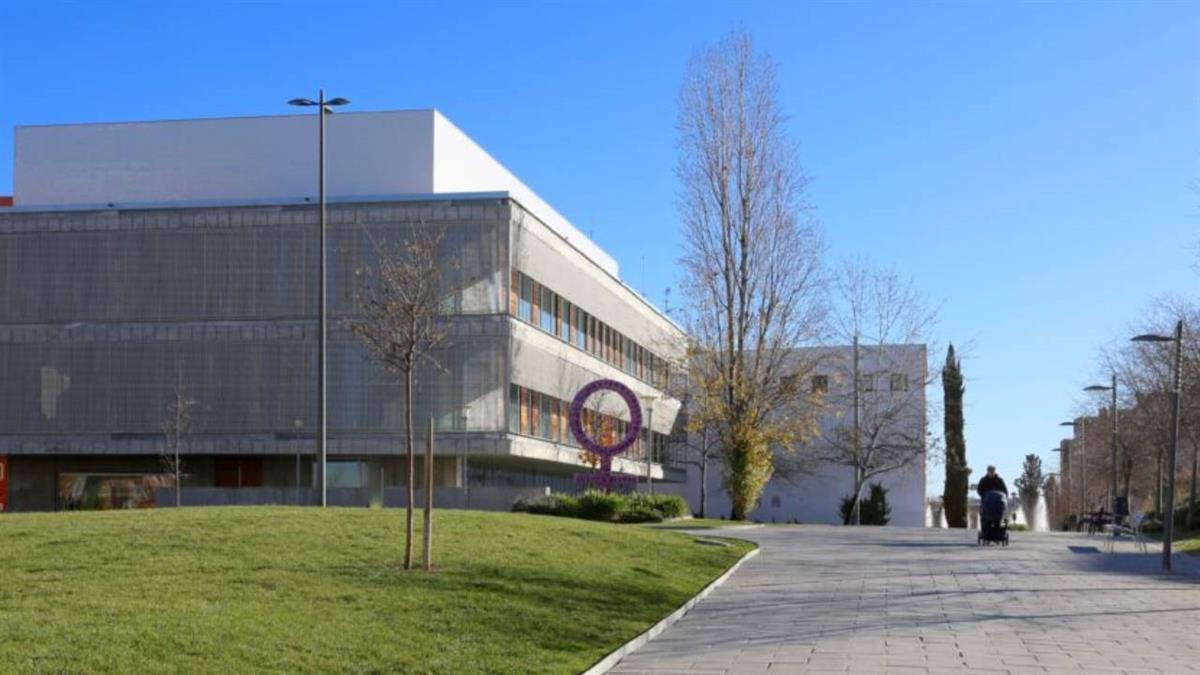 Las sesiones se celebran en la Biblioteca Luisa Carnés