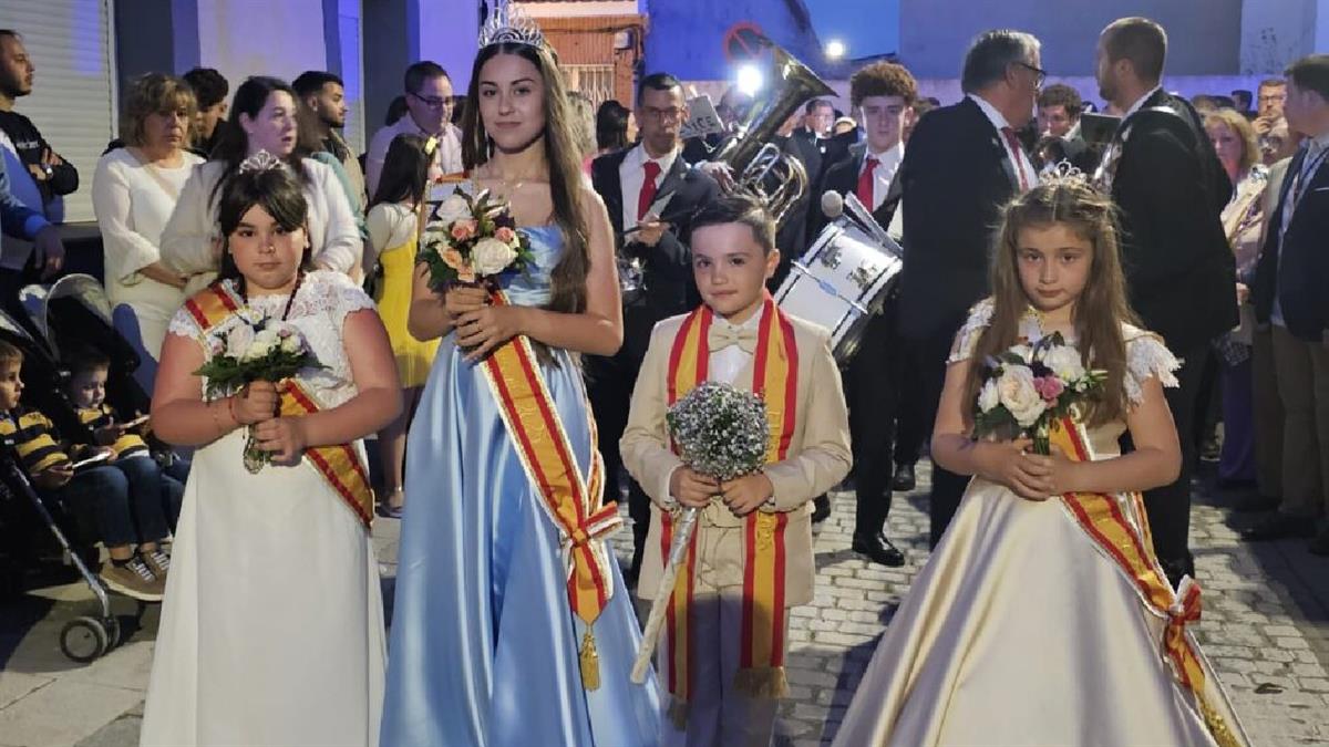 También se elegirá a dos damas y un caballero en la categoría infantil