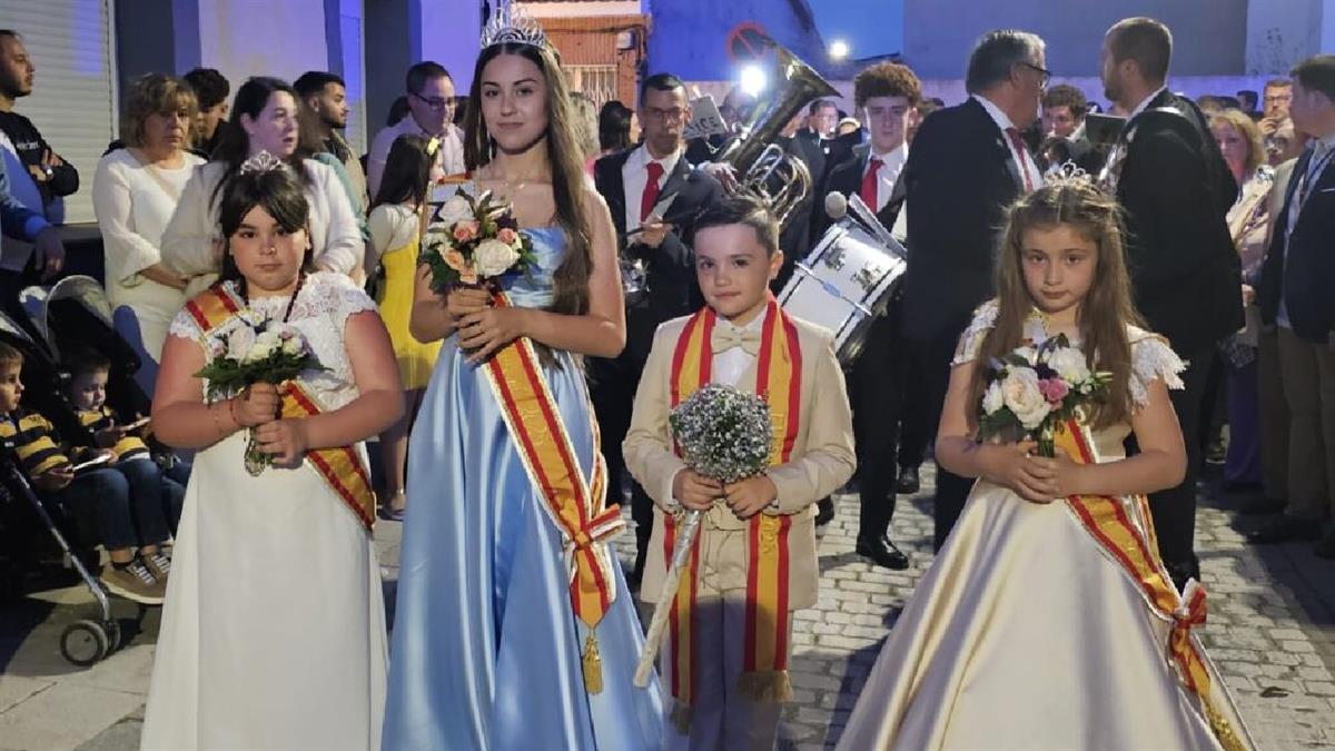 También se elegirá a dos damas y un caballero en la categoría infantil