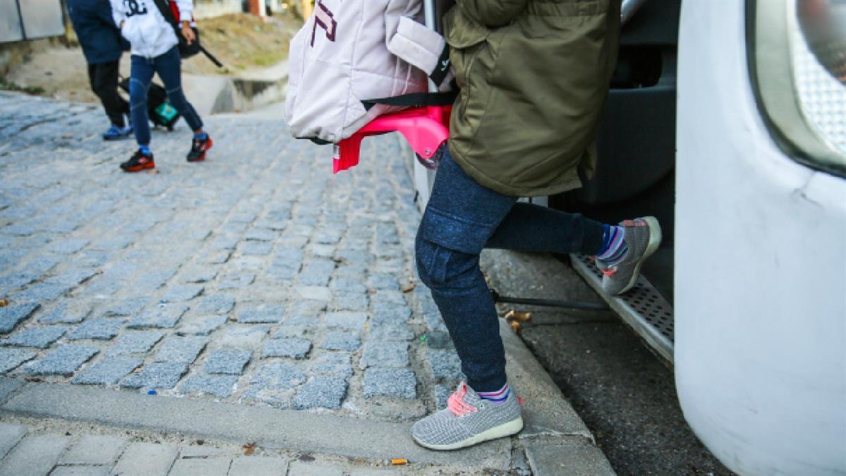 Los autobuses de transporte escolar de Las Rozas superan la inspección de seguridad municipal