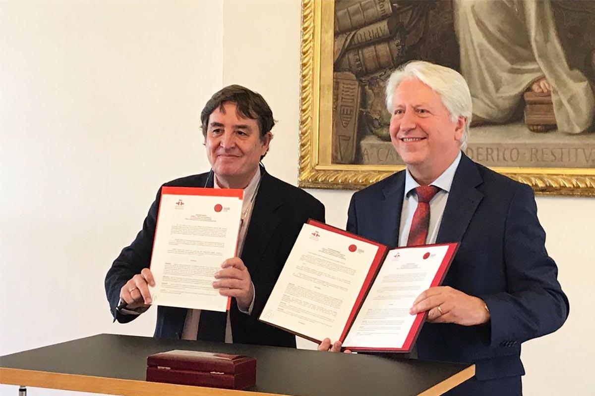 El acuerdo de colaboración ha sido firmado hoy por ambos
