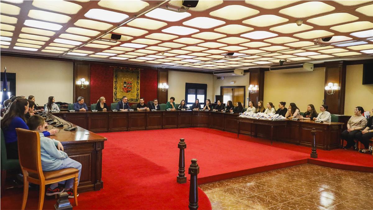 Son estudiantes del Lycée Claude et Pierre Virlogeux