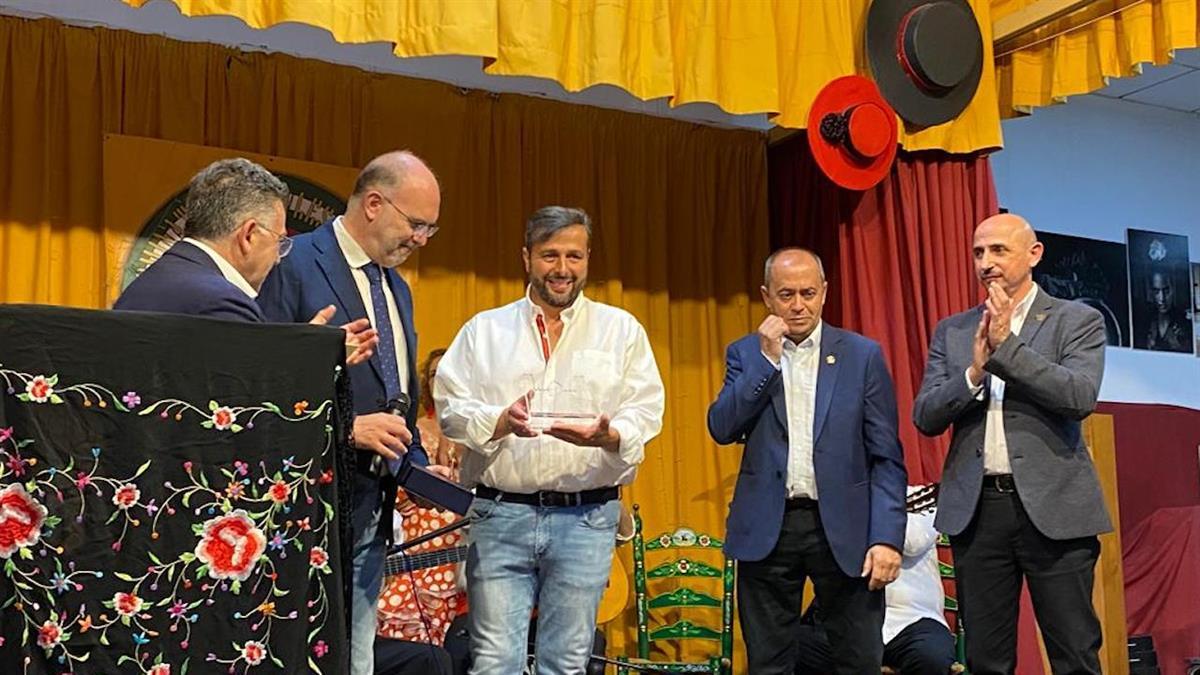 El concejal de Cultura, Miguel Ángel Gutiérrez, acompañó a los socios y socias de la casa en este encuentro