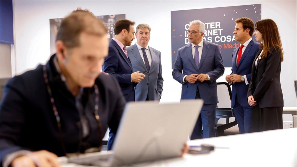 El consejero de Administración Local y Digitalización ha visitado estas instalaciones ubicadas en el centro cultural El Cantizal