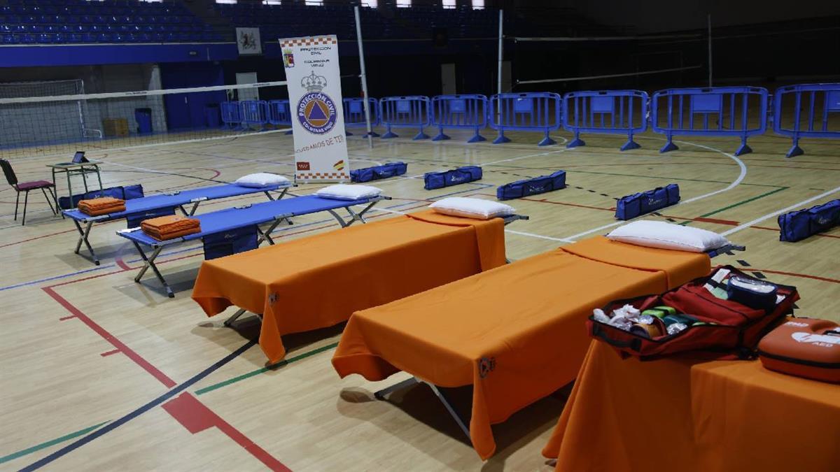 El Ayuntamiento invierte más de 10.500 euros en camas, almohadas y mantas