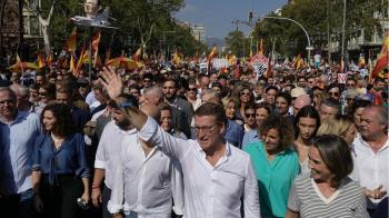 El PP lidera las manifestaciones mientras que el PSOE prosigue sus negociaciones para continuar en La Moncloa