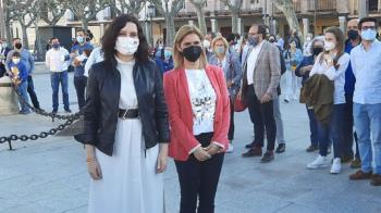 La presidenta de la Comunidad de Madrid ha querido recorrer las calles de nuestra ciudad y responder las inquietudes de los alcalaínos