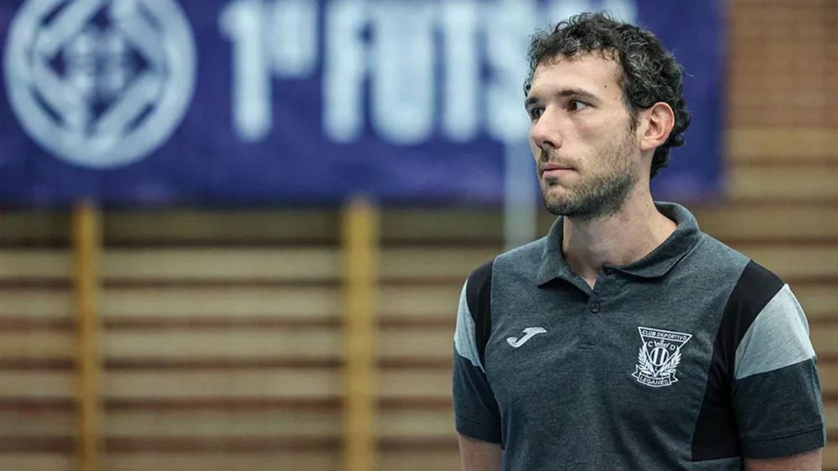 Tras siete temporadas no consecutivas entrenando al primer equipo femenino, el técnico ha decidido no continuar ligado al club