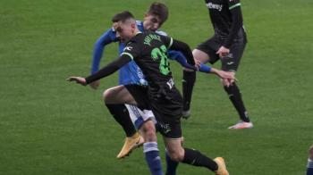 Un doblete del exjugador del Oviedo y otro gol de Kevin Bua llevaron a los pepineros al triunfo