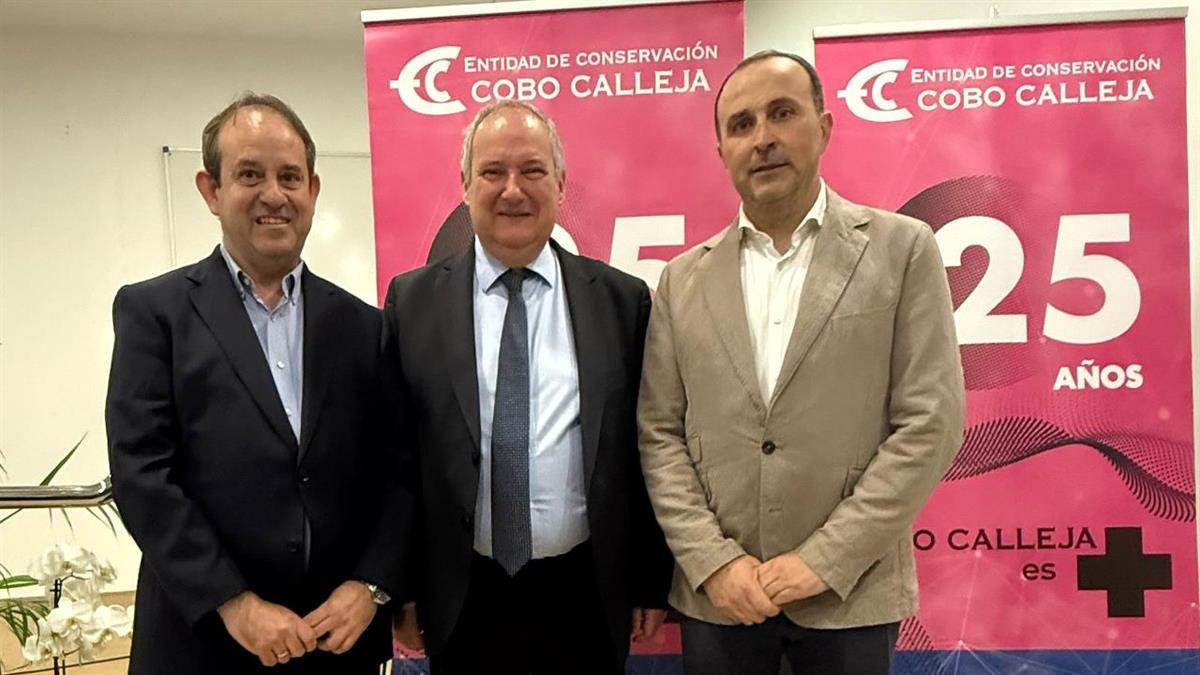 El ministro visita el polígono de Cobo Calleja junto al alcalde y mantiene un encuentro con el tejido empresarial de este importante polo de empresas