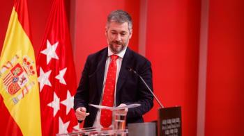 El Gobierno de Ayuso aprueba el decreto para implantarlo en todos los centros