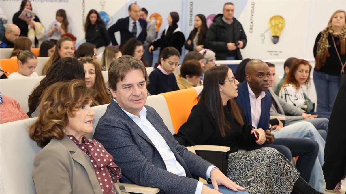 Dirigido a profesionales, el evento se enmarcó en las actividades desarrolladas por el Día de la eliminación de la violencia contra las mujeres