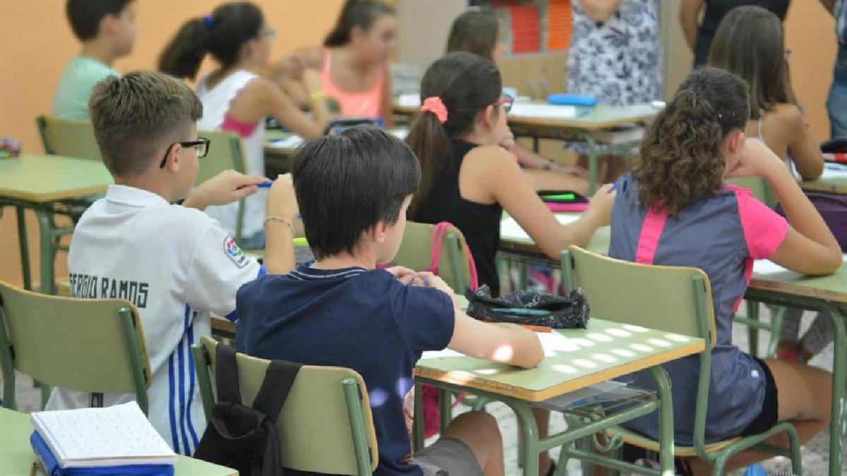 De cara al curso que viene, los centros educativos ofrecen encuentros con las familias para que conozcan sus proyectos e instalaciones