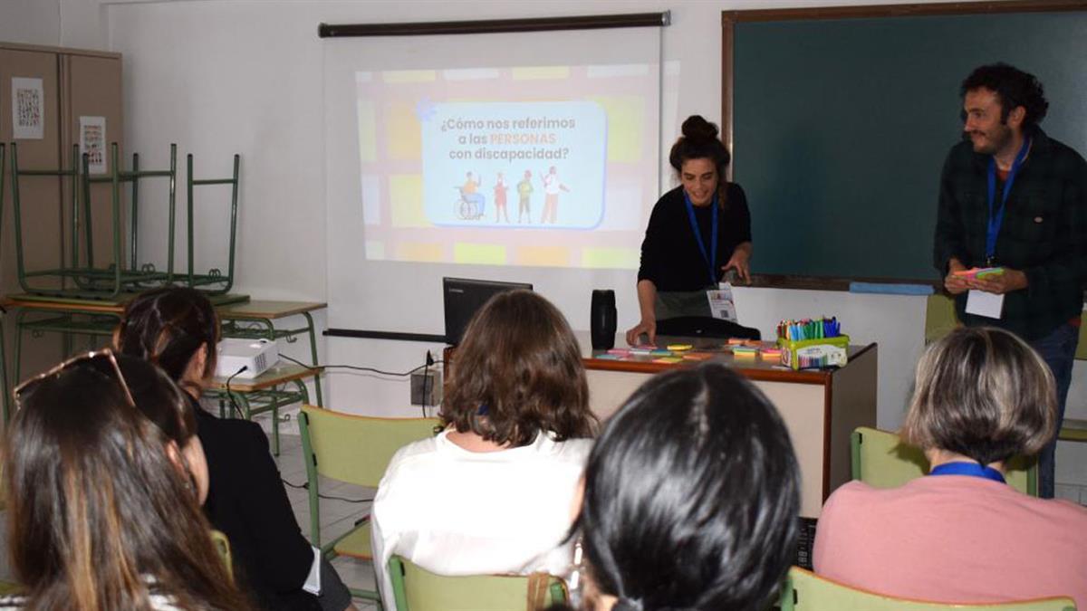 Esta jornada se centró en aspectos sociales y como las personas con discapacidad participen en igualdad de condiciones