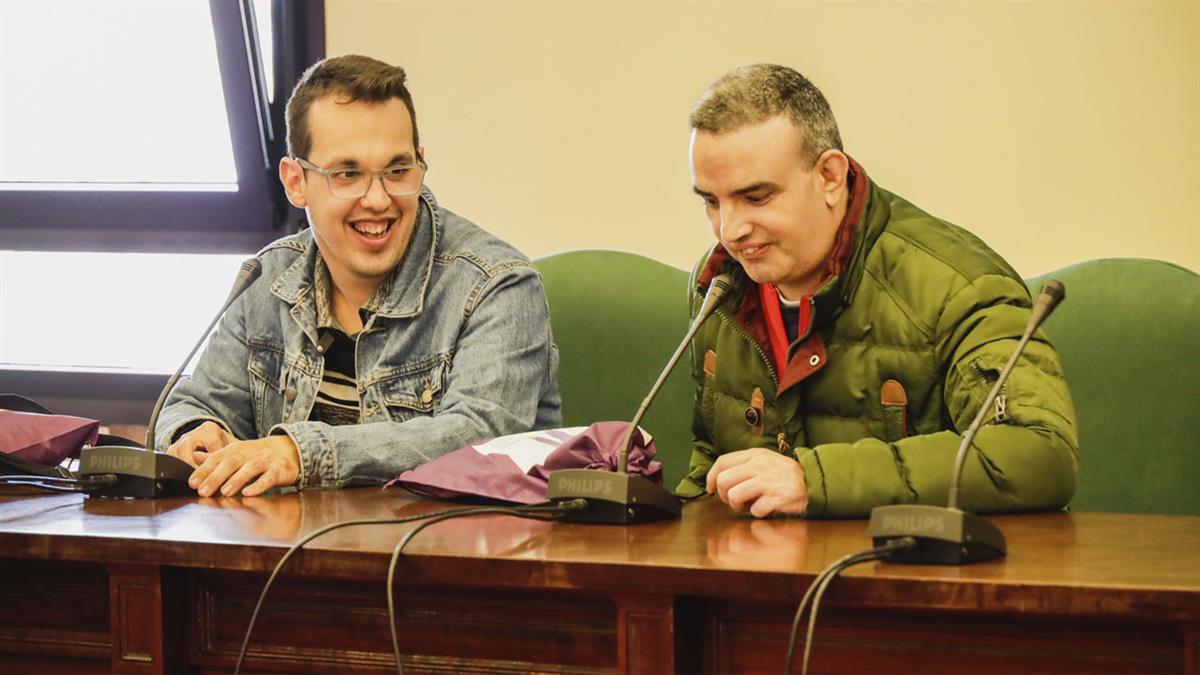 Cinco jóvenes de AFANDEM han podido conocer cómo funciona el Ayuntamiento 