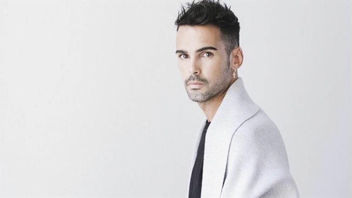 El diseñador villaodonense se afianza en costura a medida y novias