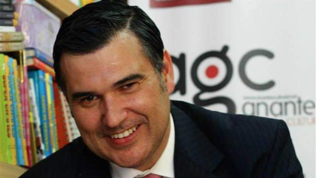 Triunfa en el certamen gracias a su obra "Agarrazagales"