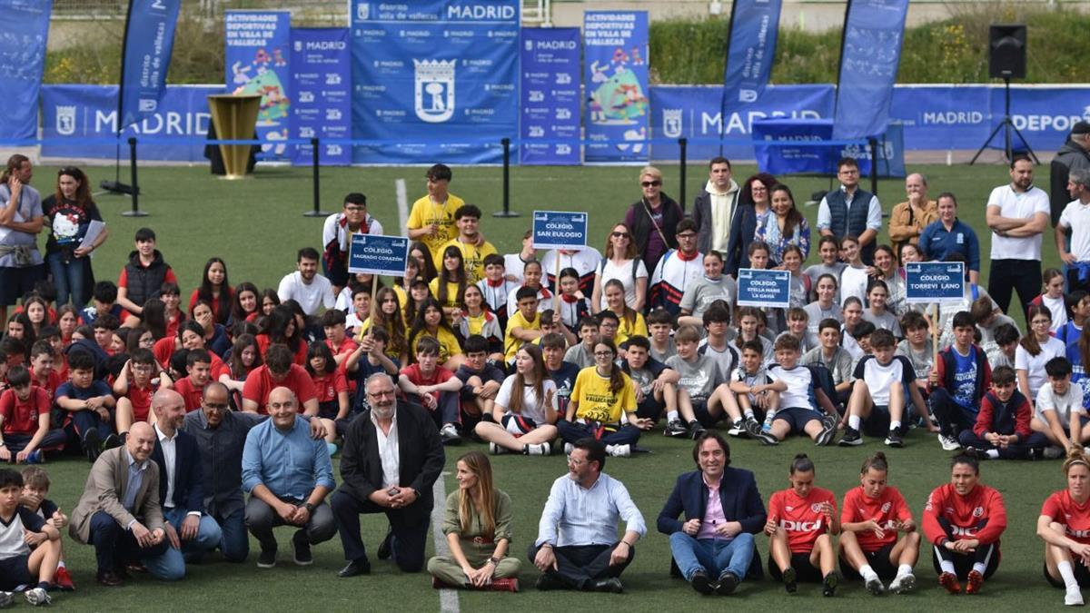 La concejala delegada de Deporte y el concejal del distrito han participado en la ceremonia que ha puesto fin a una semana marcada por el espíritu olímpico
