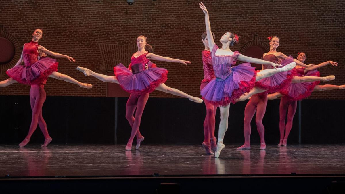 La recién creada compañía juvenil puso en pie al público del Patio Central del Centro de Cultura Contemporánea Condeduque