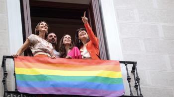 Una sentencia desestima la demanda de la formación de Ortega Smith contra la colocación de banderas LGTBI+ en el edificio de grupos municipales