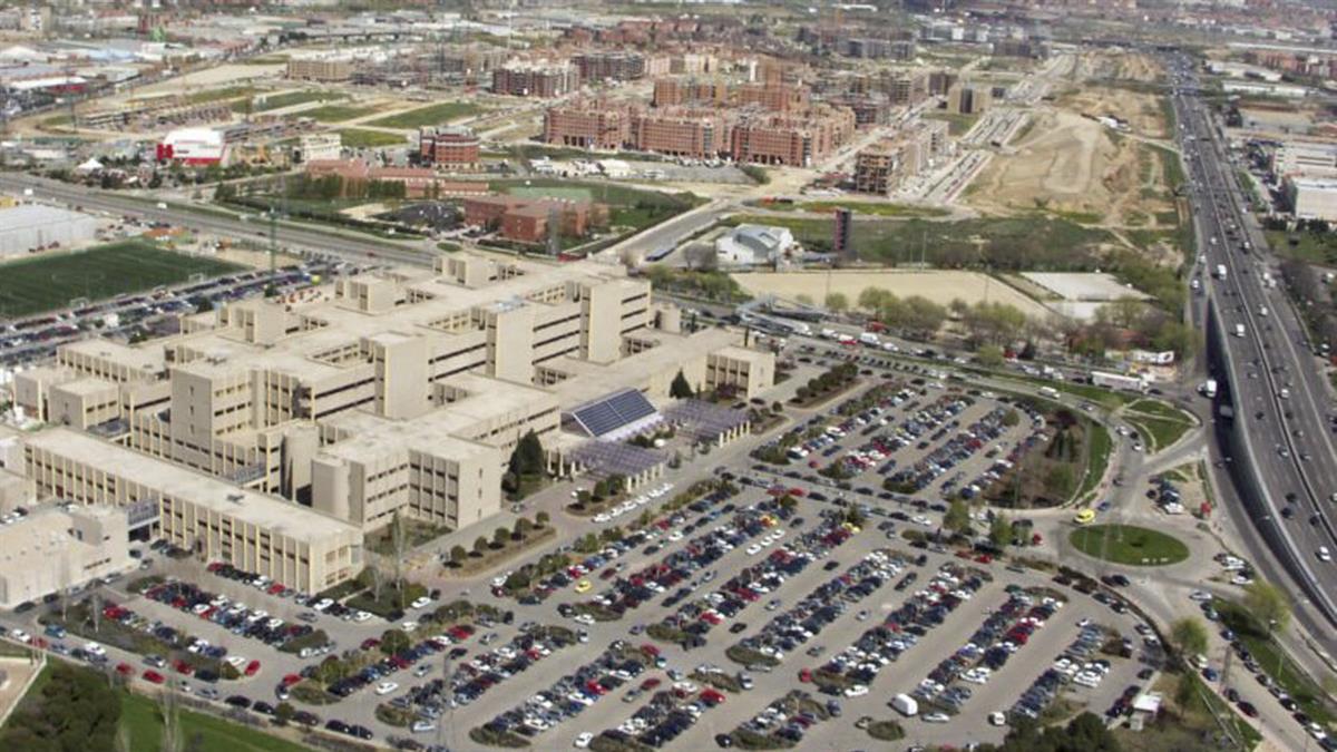 El ayuntamiento remarca la "necesidad de solucionar el grave problema de aparcamiento" con una nueva propuesta