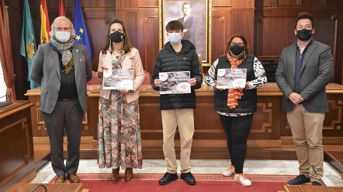 De casi 400 compradores participantes, se han llevado regalo tres de ellos 
