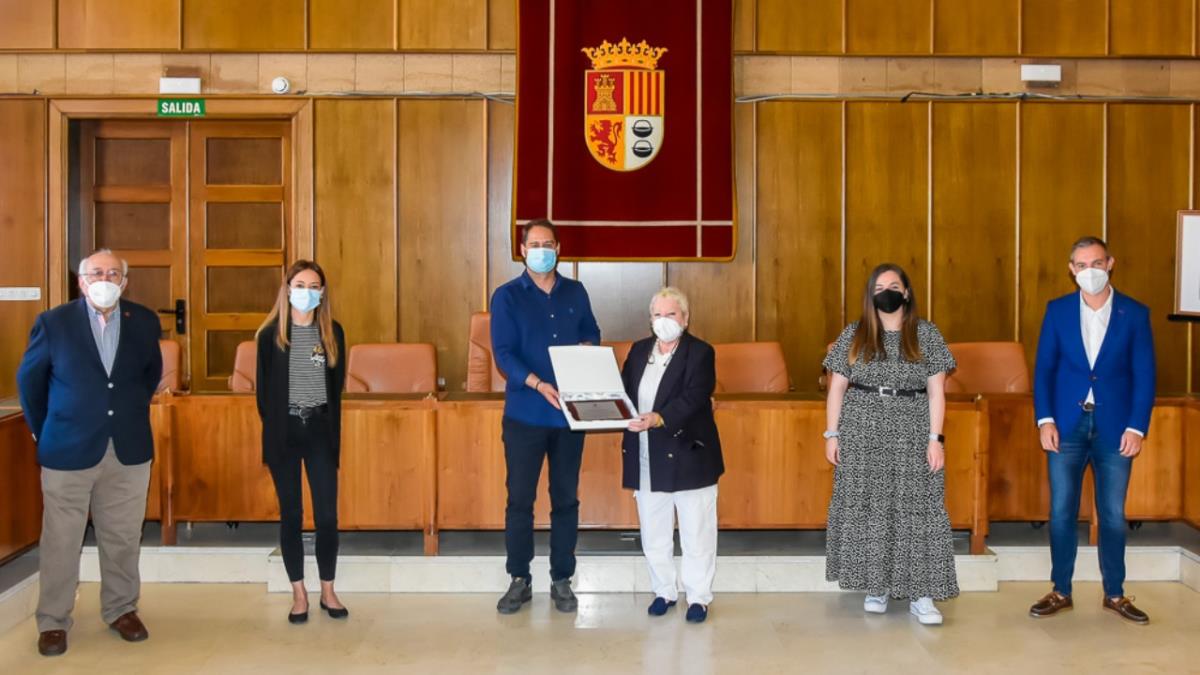 Entro Los servicios que ofrece ASME se encuentran la atención Individualizada a las familias y personas afectadas, información, orientación e intercambio de vivencias, experiencias y sentimientos con otras familias afectadas 